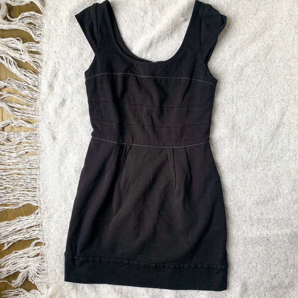 🌟 3 FOR $25 | BCBGMaxAzria Little Black Dress